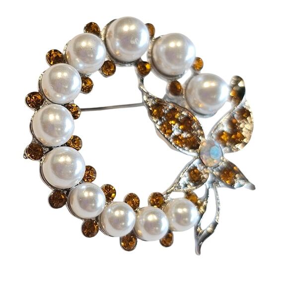 Brown Brooch Pin Faux Pearl Rhinestone Butterfly Silver Tone Wreath Gift Box - Picture 3 of 10